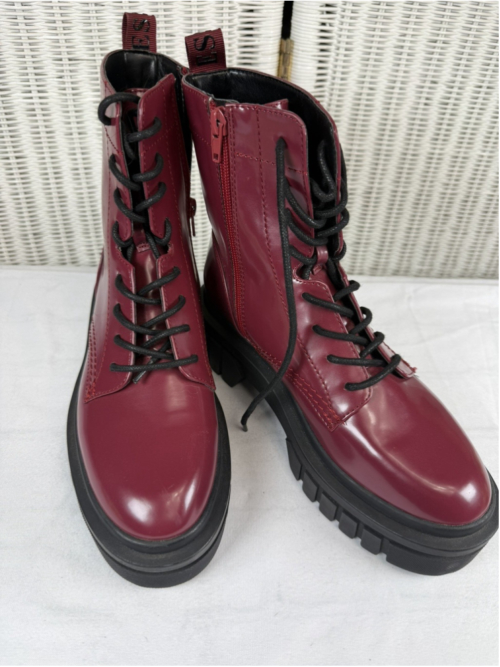 Guess Women's Zip Up Combat Boots Burgundy Chunky Size 7.5M